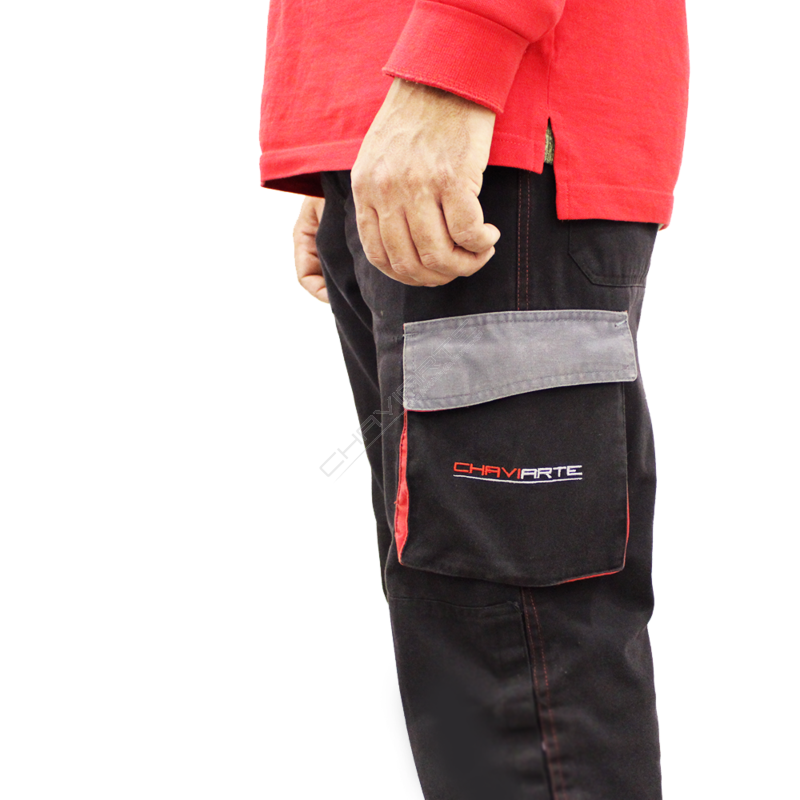Calça com bolsos Chaviarte com bordado